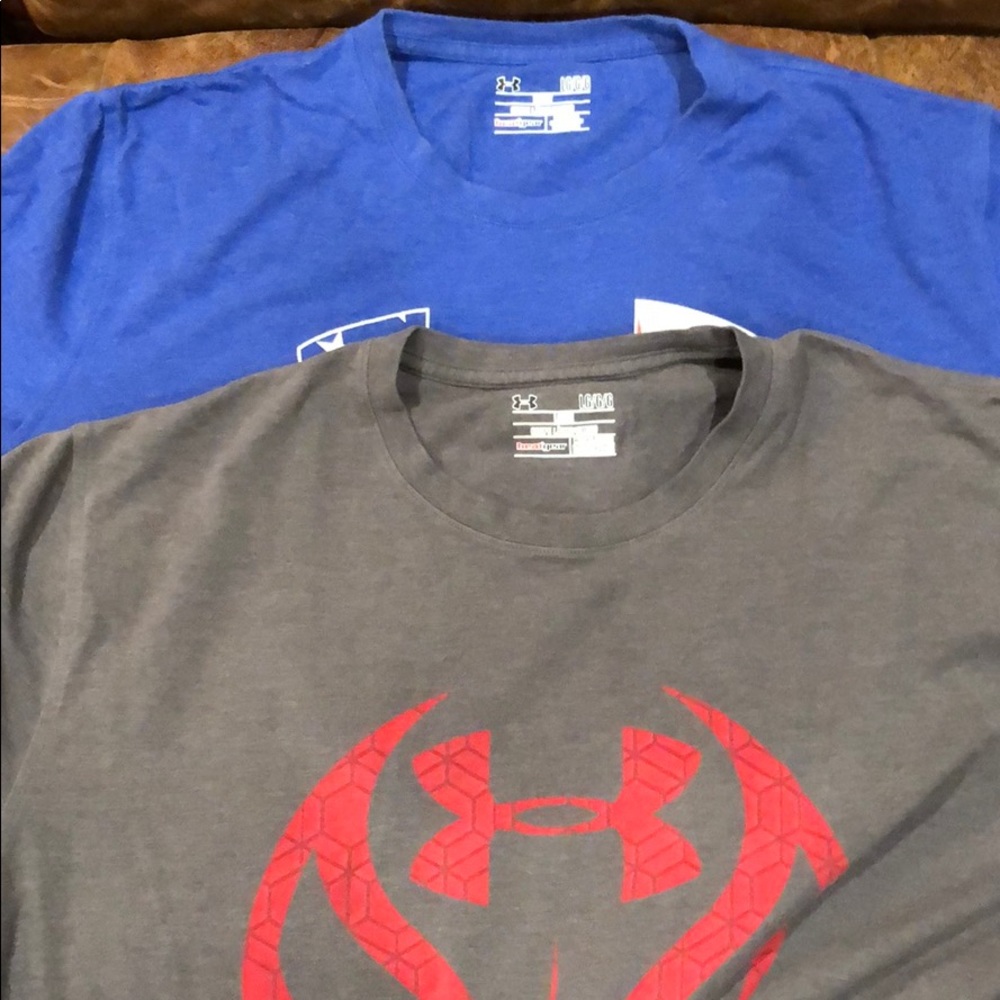 2 Under Armour T-shirts heatgear